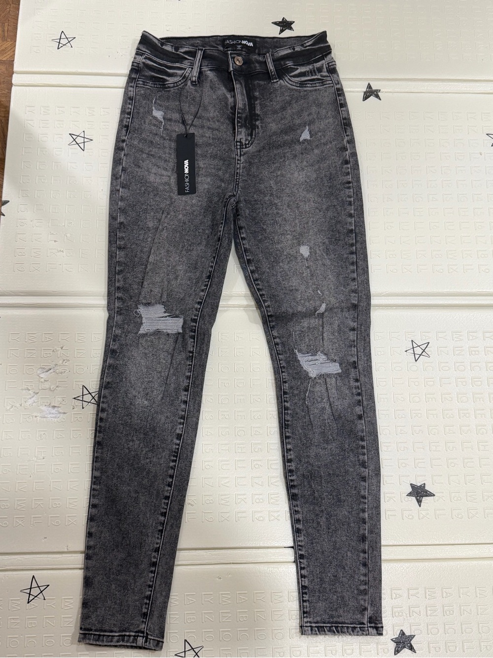Fashion Nova Women's Acid Wash Black Skinny Jeans - Picture 2 of 6